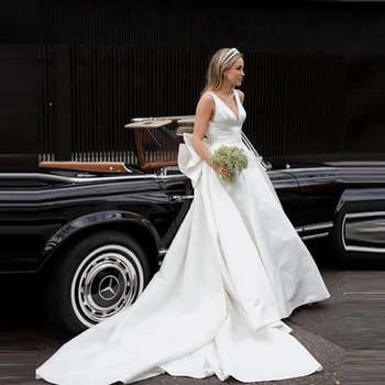 Модные атласные свадебные платья с V-образным вырезом, Сексуальные свадебные платья с большим бантом на спине и длинным шлейфом, Простые свадебные платья без рукавов